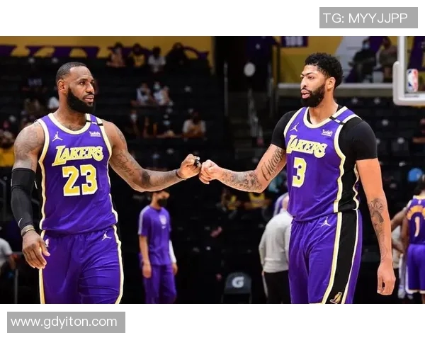 湖人对决马刺央视直播精彩瞬间回顾与赛前分析