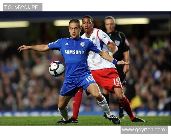 穆里尼奥新闻网独家解析足球战术与教练风格的深度对比与探讨