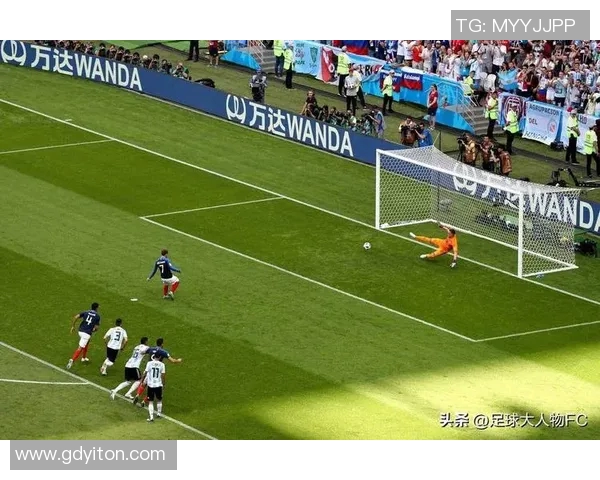 勒芬与欧本的精彩对决揭示了足球战术的博弈与球队实力的较量 勒芬与欧本的精彩对决揭示了足球战术的博弈与球队实力的较量