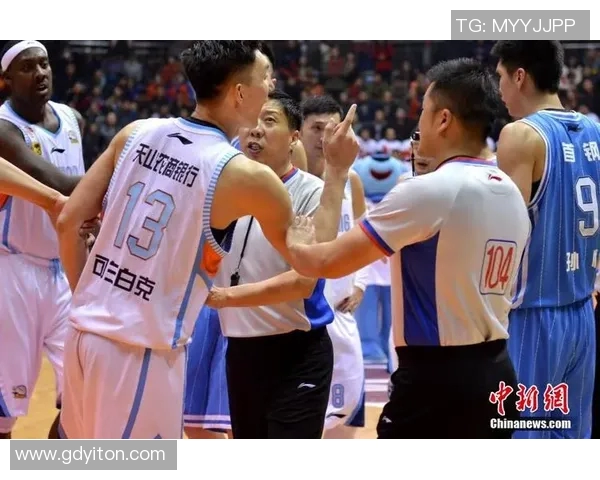 科林蒂巴主场迎战巴西国际争夺联赛关键三分的激烈对决