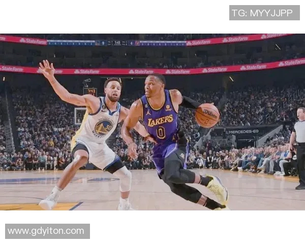 勇士与湖人精彩对决直播视频回顾与赛后分析 勇士与湖人精彩对决直播视频回顾与赛后分析